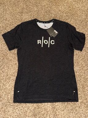 On running Athletic T-Shirt Men's Black Short Sleeve size Large NWT